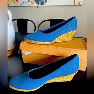 NIB  Beacon Comfort Shoes Womens‎ Size 9 Slip On Wedge Navy Blue